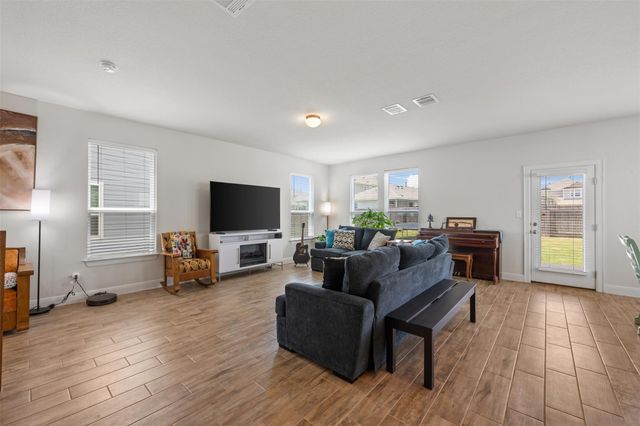 113 Oakstone DR, Georgetown, TX 78628