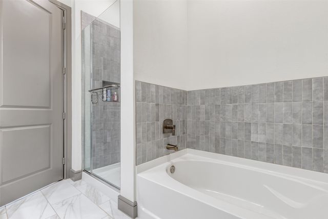 2700 Old Denton Road 2203, Carrollton, TX 75007