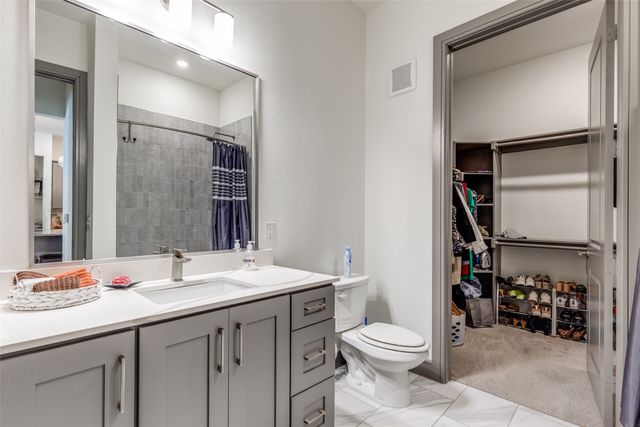 2700 Old Denton Road 2203, Carrollton, TX 75007