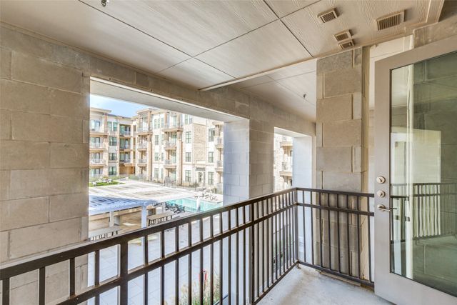 2700 Old Denton Road 2203, Carrollton, TX 75007