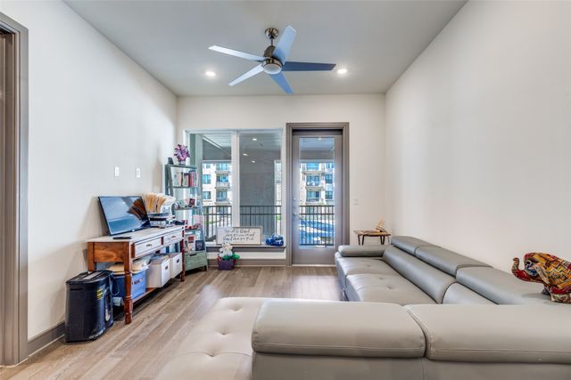 2700 Old Denton Road 2203, Carrollton, TX 75007