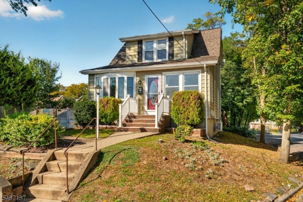 50 Oakwood Ave, Bloomfield Twp., NJ 07003 — photo 2