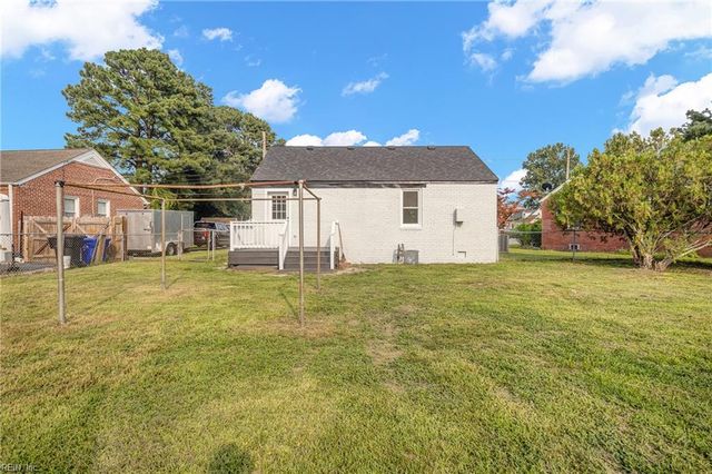 48 W Colin DR, Portsmouth, VA 23701