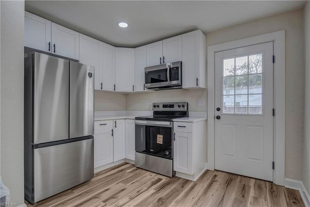 48 W Colin DR, Portsmouth, VA 23701