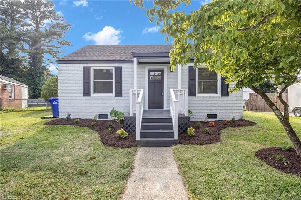 48 W Colin DR, Portsmouth, VA 23701