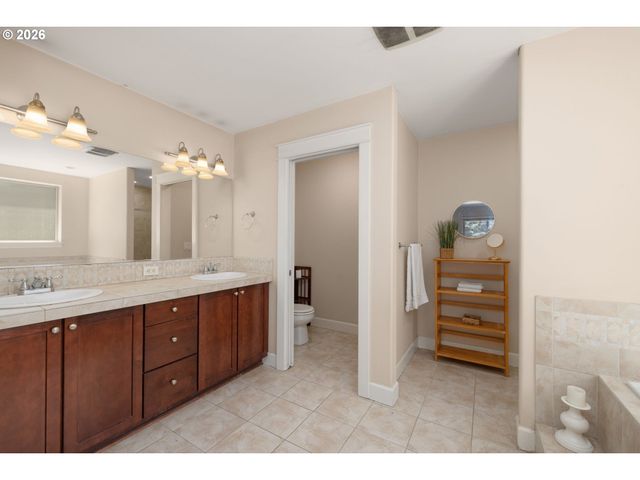 1322 Se 194TH Pl, Camas, WA 98607