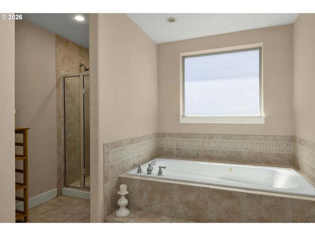 1322 Se 194TH Pl, Camas, WA 98607