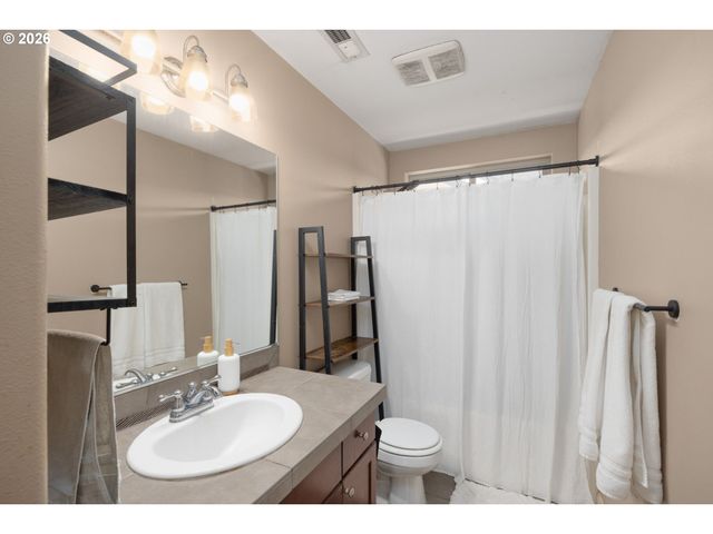 1322 Se 194TH Pl, Camas, WA 98607