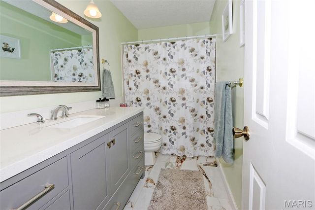 6726 Christina Marie Lane, Hazelwood, MO 63042