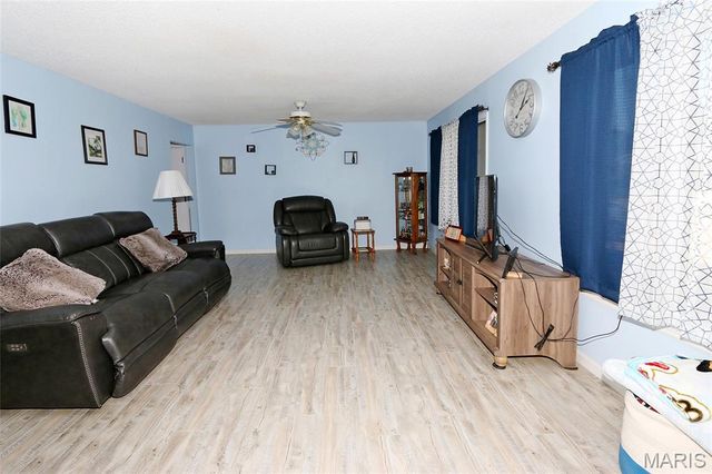 6726 Christina Marie Lane, Hazelwood, MO 63042