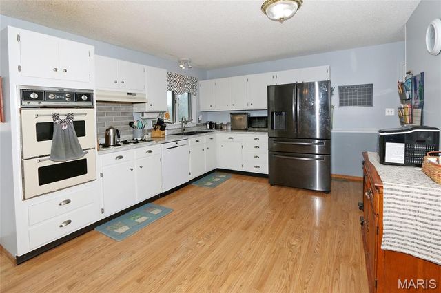 6726 Christina Marie Lane, Hazelwood, MO 63042