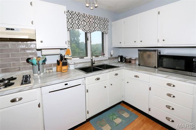 6726 Christina Marie Lane, Hazelwood, MO 63042