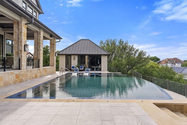 106 Diamond Hill DR, Horseshoe Bay, TX 78657