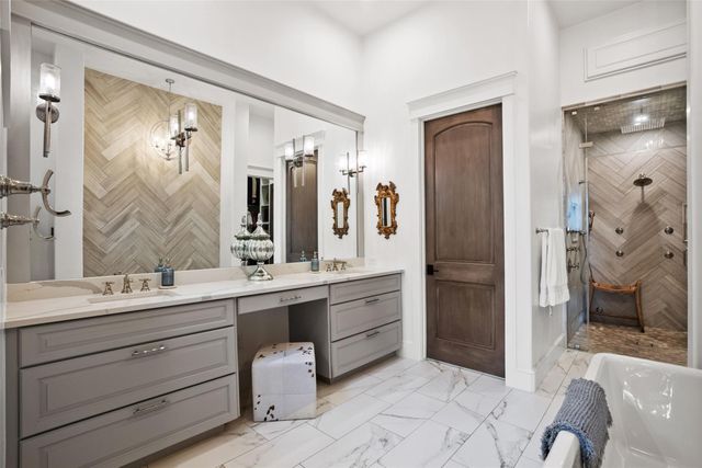 106 Diamond Hill DR, Horseshoe Bay, TX 78657
