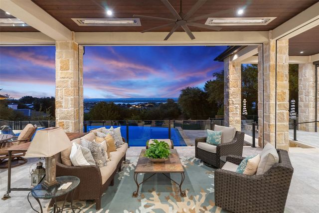106 Diamond Hill DR, Horseshoe Bay, TX 78657