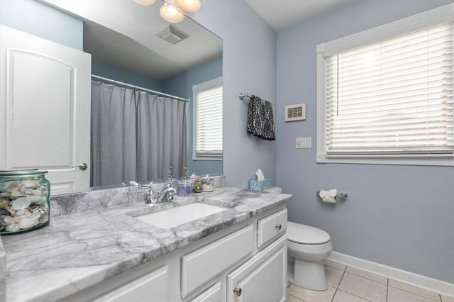 1620 Pinewood Court SW, Altoona, IA 50009