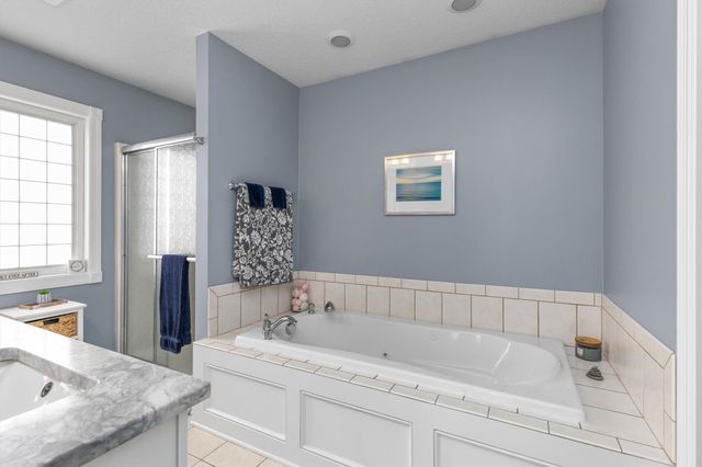 1620 Pinewood Court SW, Altoona, IA 50009