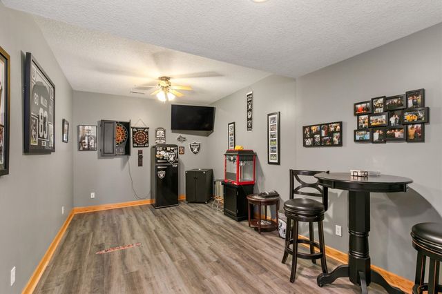 1620 Pinewood Court SW, Altoona, IA 50009