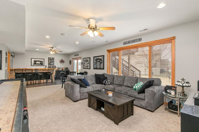 1620 Pinewood Court SW, Altoona, IA 50009