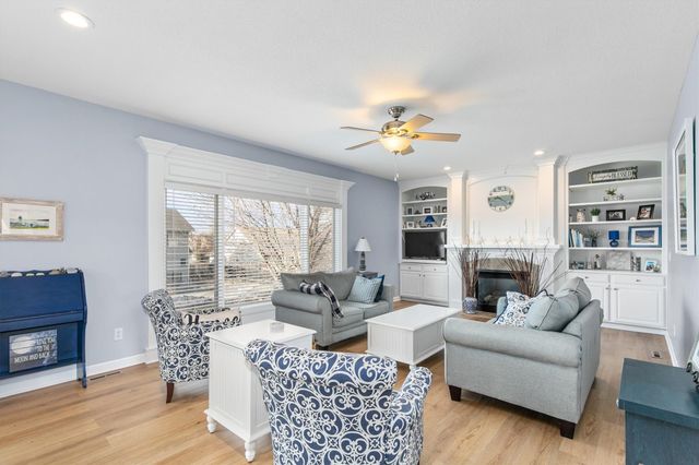 1620 Pinewood Court SW, Altoona, IA 50009