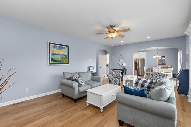 1620 Pinewood Court SW, Altoona, IA 50009