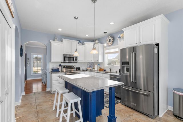 1620 Pinewood Court SW, Altoona, IA 50009