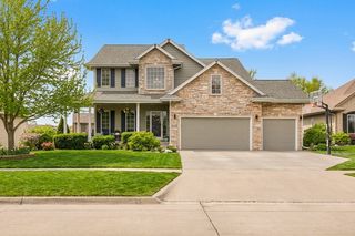 1620 Pinewood Court SW, Altoona, IA 50009