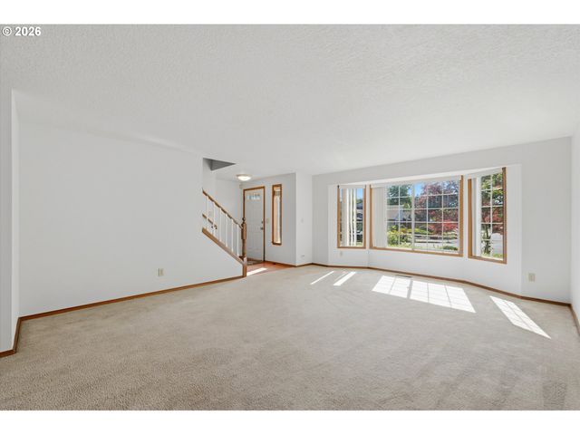 10680 Sw SUMMER LAKE Dr, Portland, OR 97223