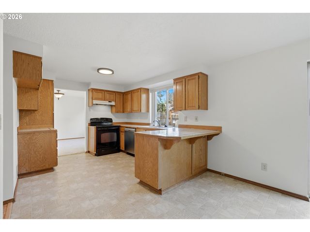 10680 Sw SUMMER LAKE Dr, Portland, OR 97223