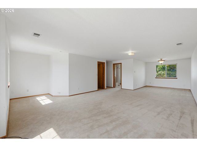 10680 Sw SUMMER LAKE Dr, Portland, OR 97223