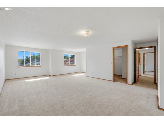 10680 Sw SUMMER LAKE Dr, Portland, OR 97223