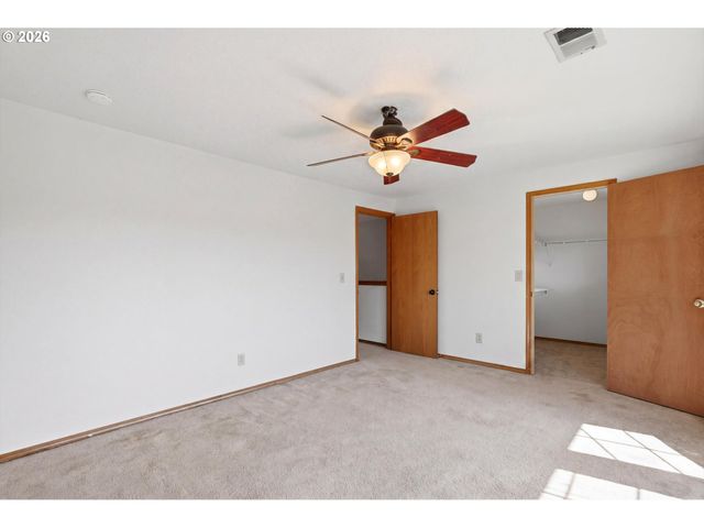 10680 Sw SUMMER LAKE Dr, Portland, OR 97223