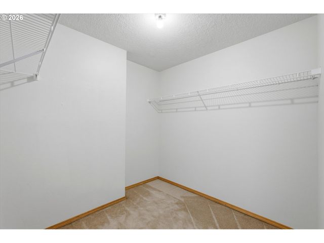 10680 Sw SUMMER LAKE Dr, Portland, OR 97223