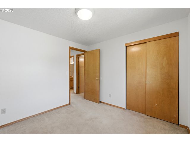 10680 Sw SUMMER LAKE Dr, Portland, OR 97223