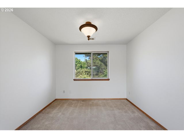 10680 Sw SUMMER LAKE Dr, Portland, OR 97223