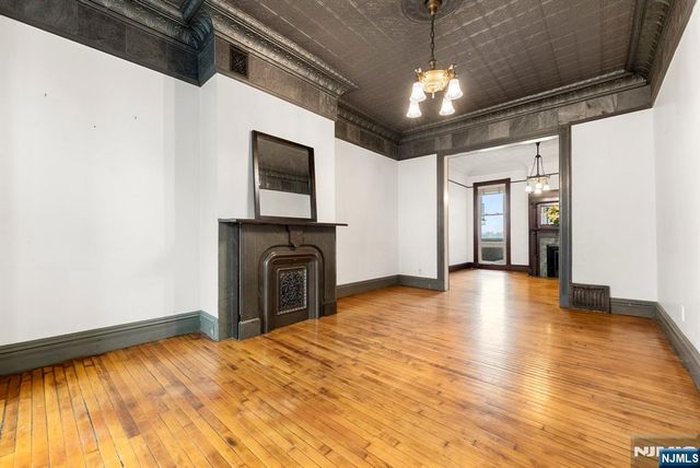 340 Ogden Avenue, Jersey City, NJ 07307
