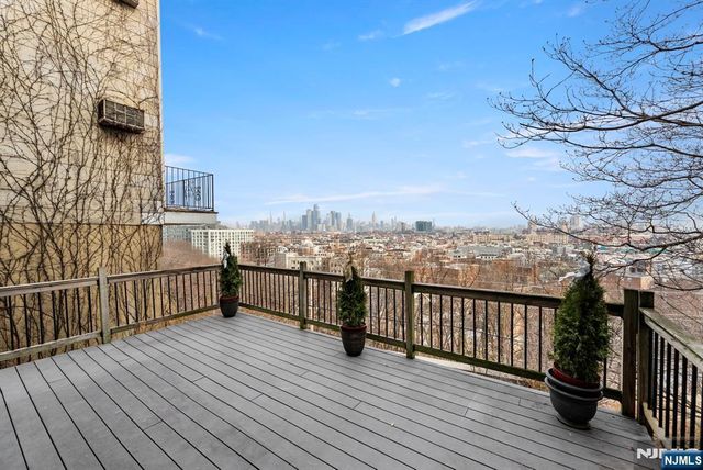 340 Ogden Avenue, Jersey City, NJ 07307