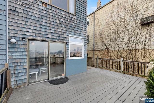 340 Ogden Avenue, Jersey City, NJ 07307