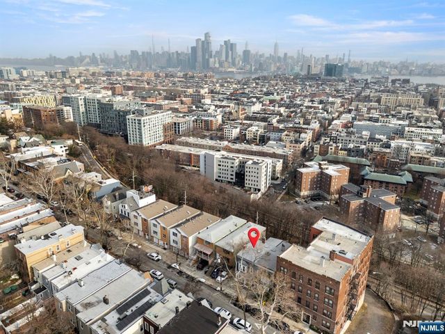 340 Ogden Avenue, Jersey City, NJ 07307