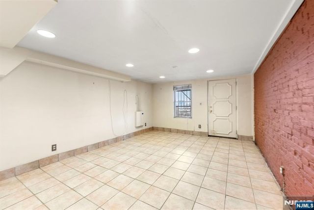 340 Ogden Avenue, Jersey City, NJ 07307