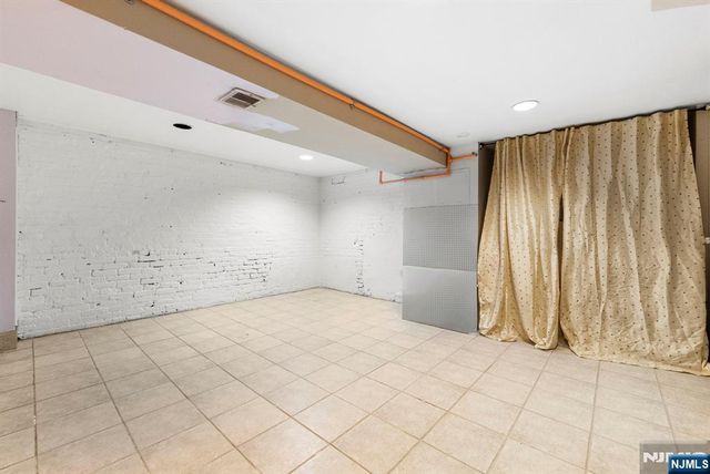 340 Ogden Avenue, Jersey City, NJ 07307