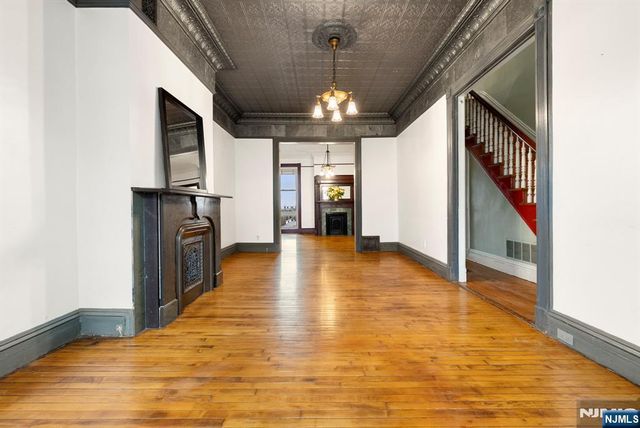 340 Ogden Avenue, Jersey City, NJ 07307