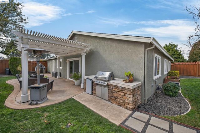 732 Hazel St, Livermore, CA 94550
