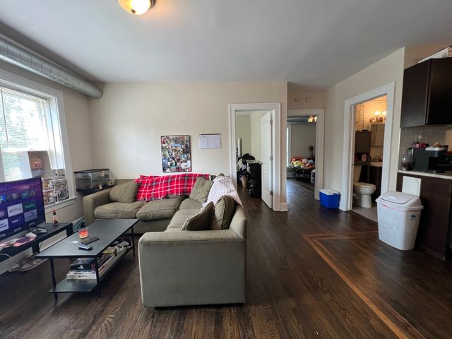 4136 W Palmer Avenue 2W, Chicago, IL 60639