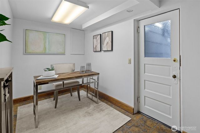 2529 Queen Anne Avenue N, Seattle, WA 98109