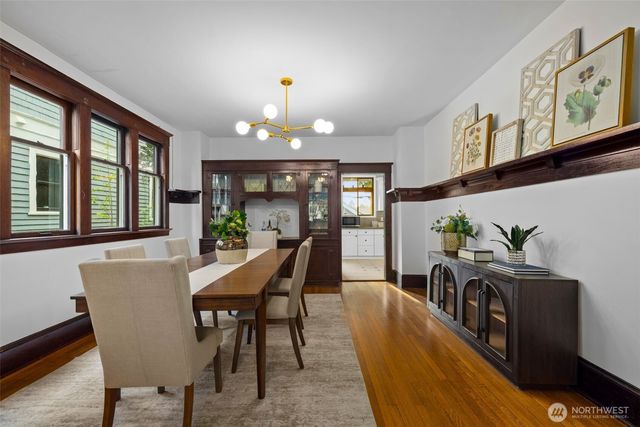2529 Queen Anne Avenue N, Seattle, WA 98109