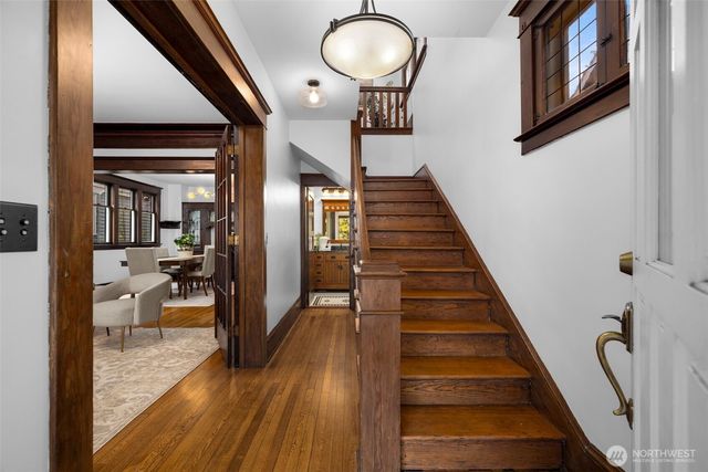 2529 Queen Anne Avenue N, Seattle, WA 98109