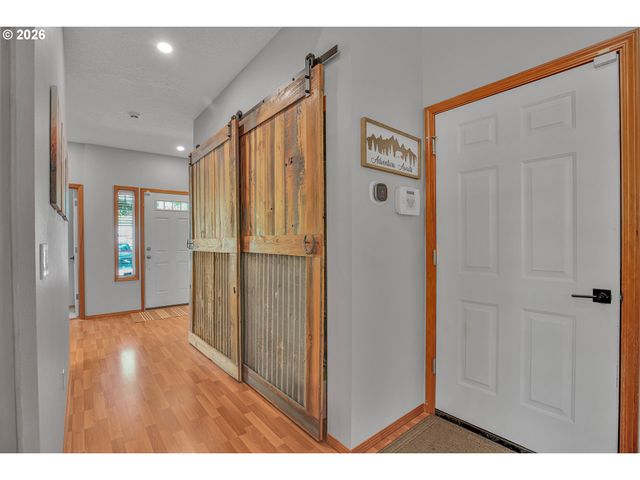 38766 BARLOW Pkwy, Sandy, OR 97055