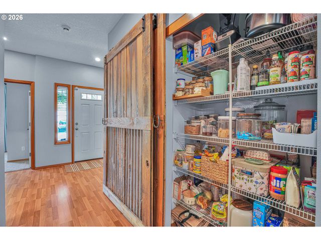 38766 BARLOW Pkwy, Sandy, OR 97055