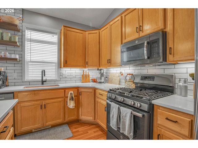 38766 BARLOW Pkwy, Sandy, OR 97055